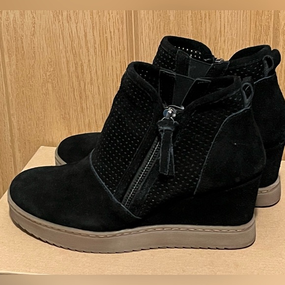 Sofft Bellview Wedge Boot (Women) - Black - Picture 10 of 15